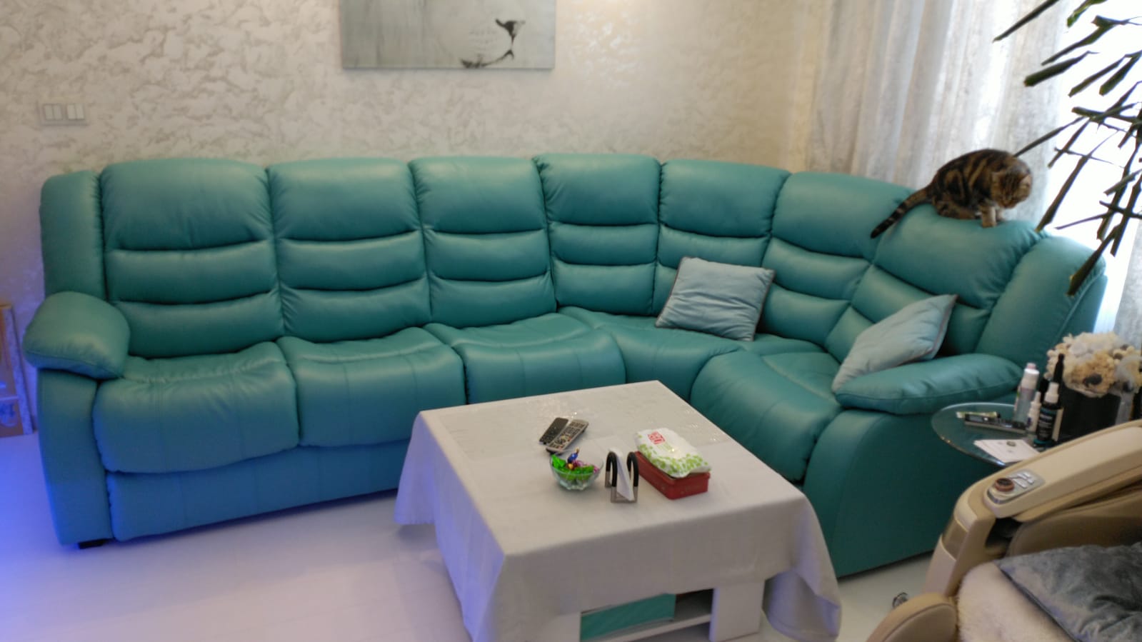 Перетяжка дивана на дому. Долинск